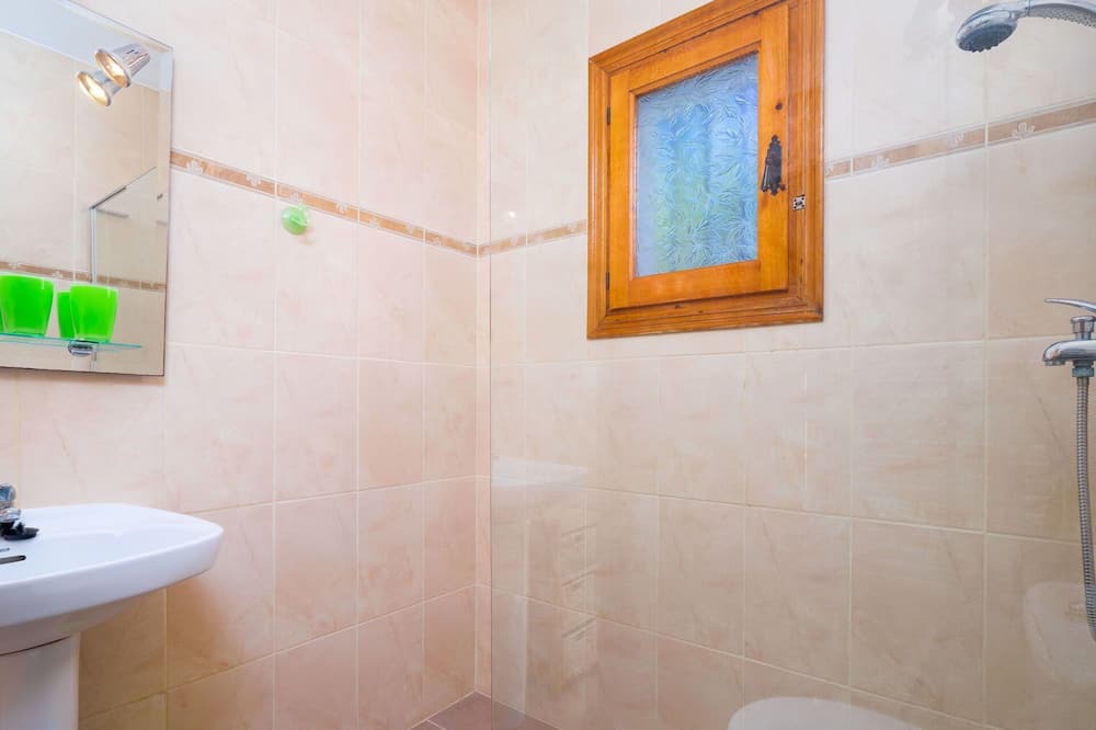 Photo of Bathroom in Arnella