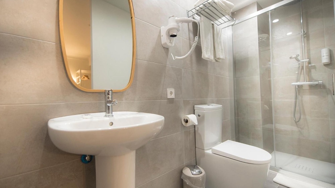 Photo of Bathroom in La Llotja-Born