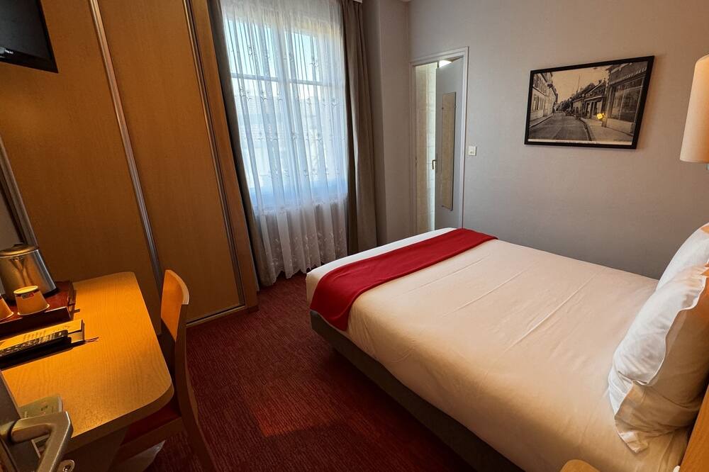 Photo of Bedroom in Divonne-les-Bains