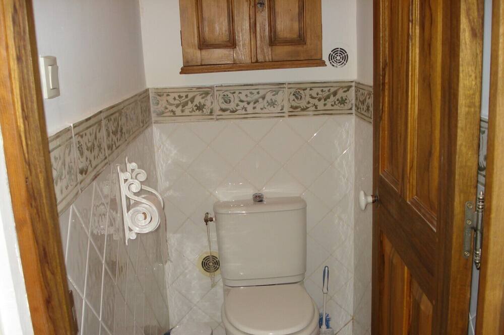 Photo of Bathroom in Morieres-les-Avignon