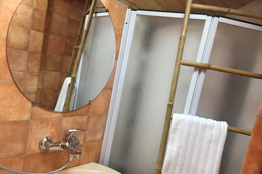 Photo of Bathroom in Rencurel