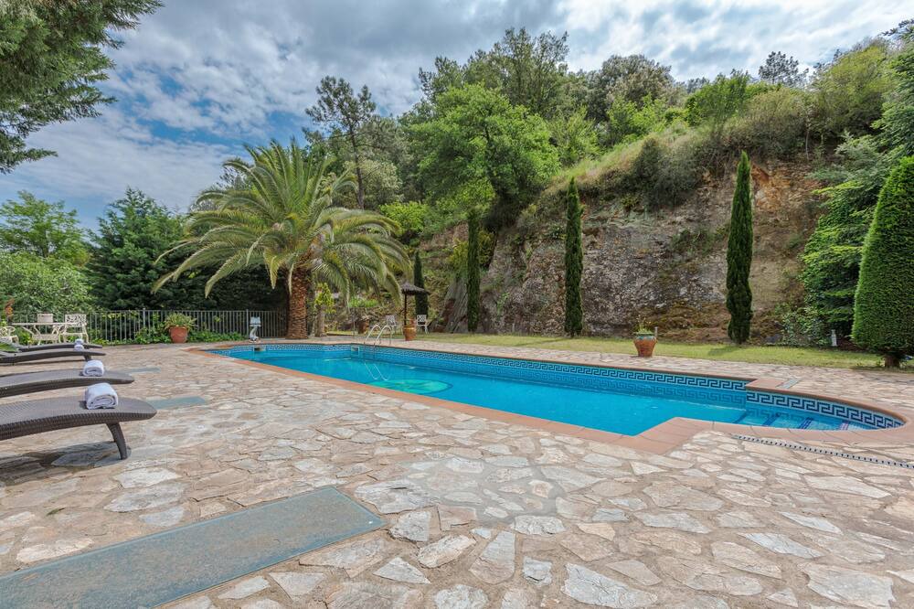 Photo of Outdoor in Angles