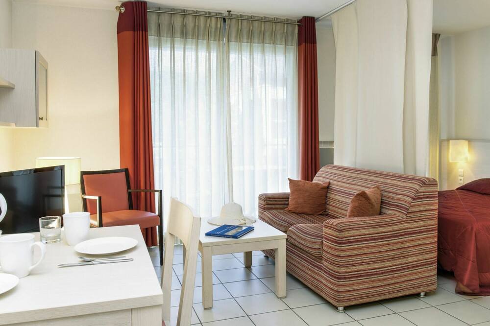 Photo of Bedroom in Divonne-les-Bains