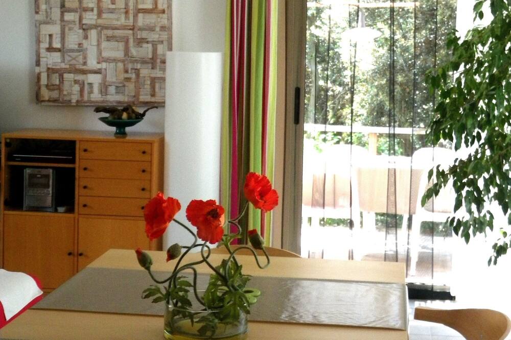 Photo of Livingroom in Cabrieres