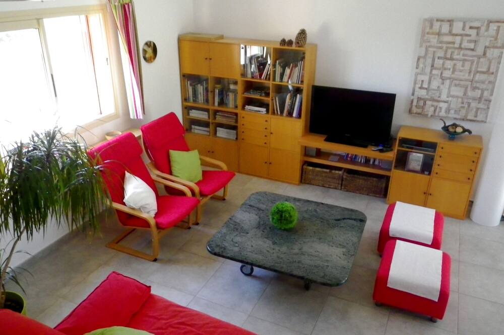 Photo of Livingroom in Cabrieres