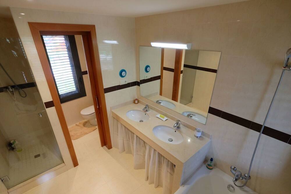 Photo of Bathroom in Bonmont Terres Noves