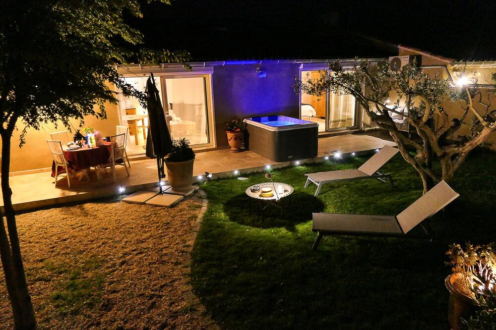 Photo of Outdoor in Saint-Martin-de-Crau