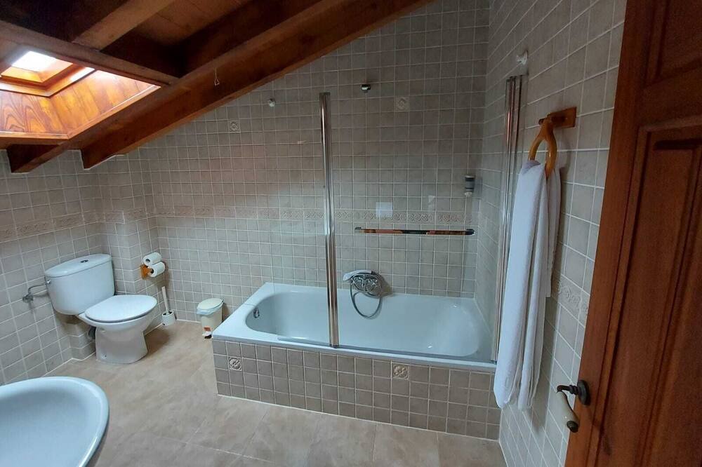 Photo of Bathroom in Guemes
