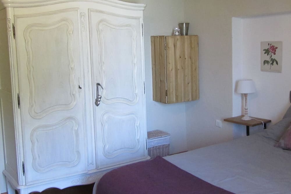 Photo of Bedroom in Saint-Marcel-d'Aredeche