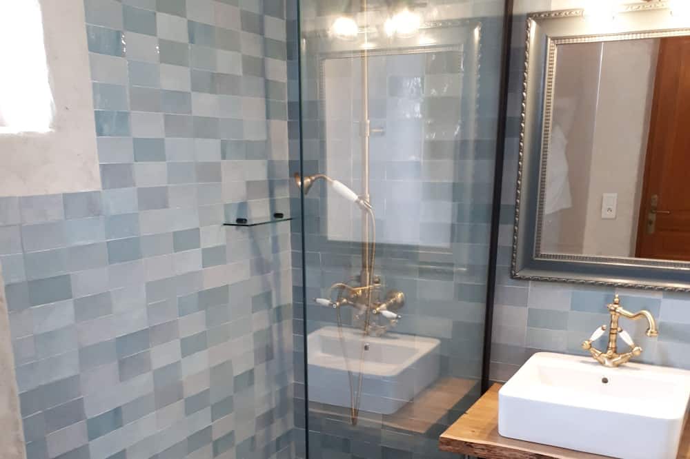 Photo of Bathroom in Saint-Marcel-d'Aredeche