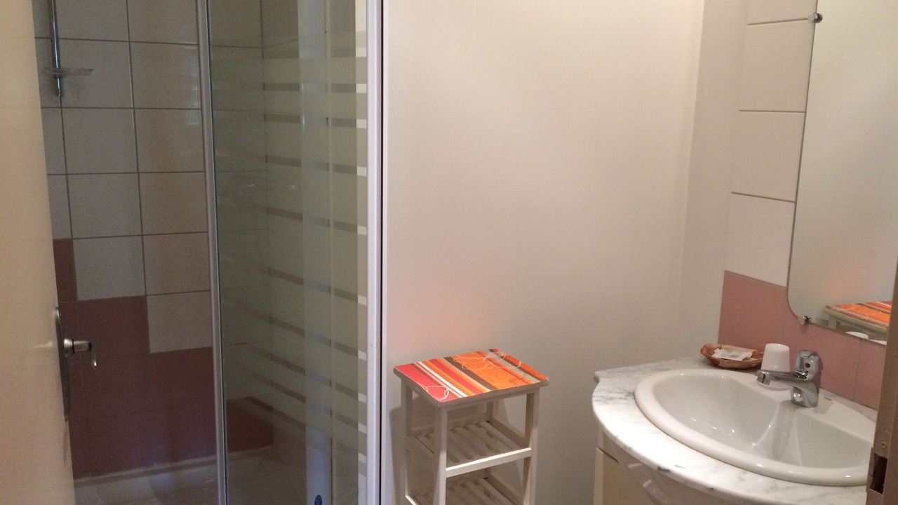 Photo of Bedroom in Campan