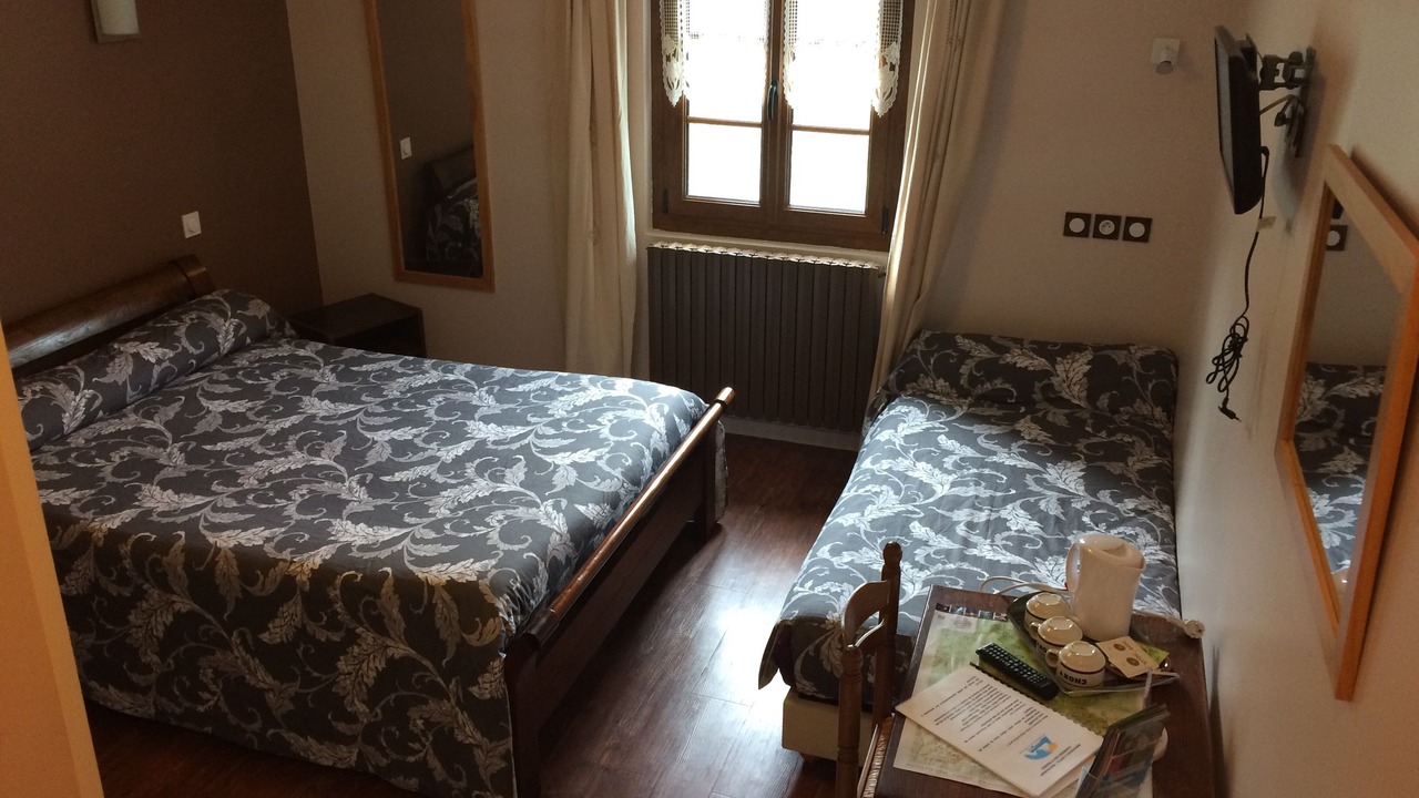 Photo of Bedroom in Campan