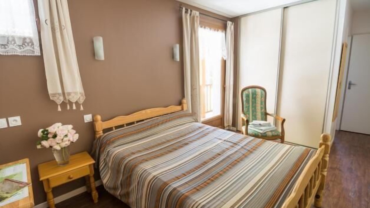 Photo of Bedroom in Campan