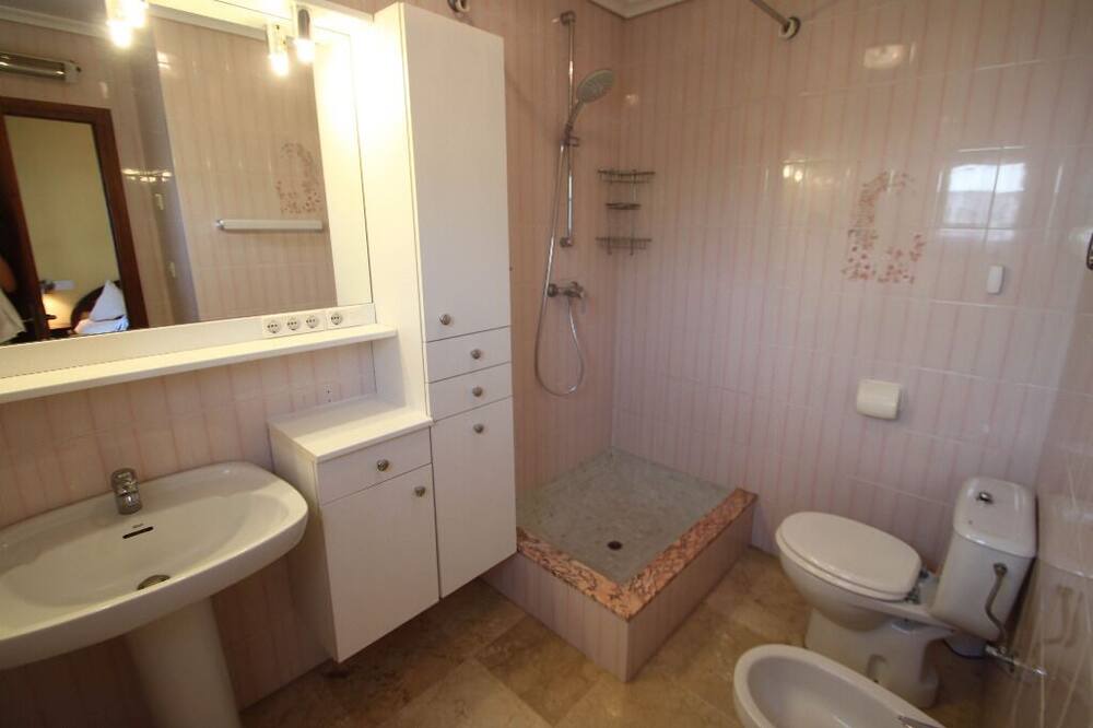 Photo of Bathroom in Arnella