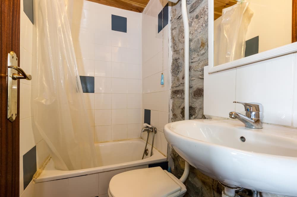 Photo of Bathroom in Salas de Pallars
