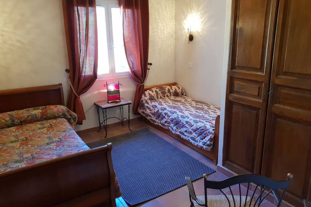 Photo of Bedroom in Le Puy-Sainte-Reparade