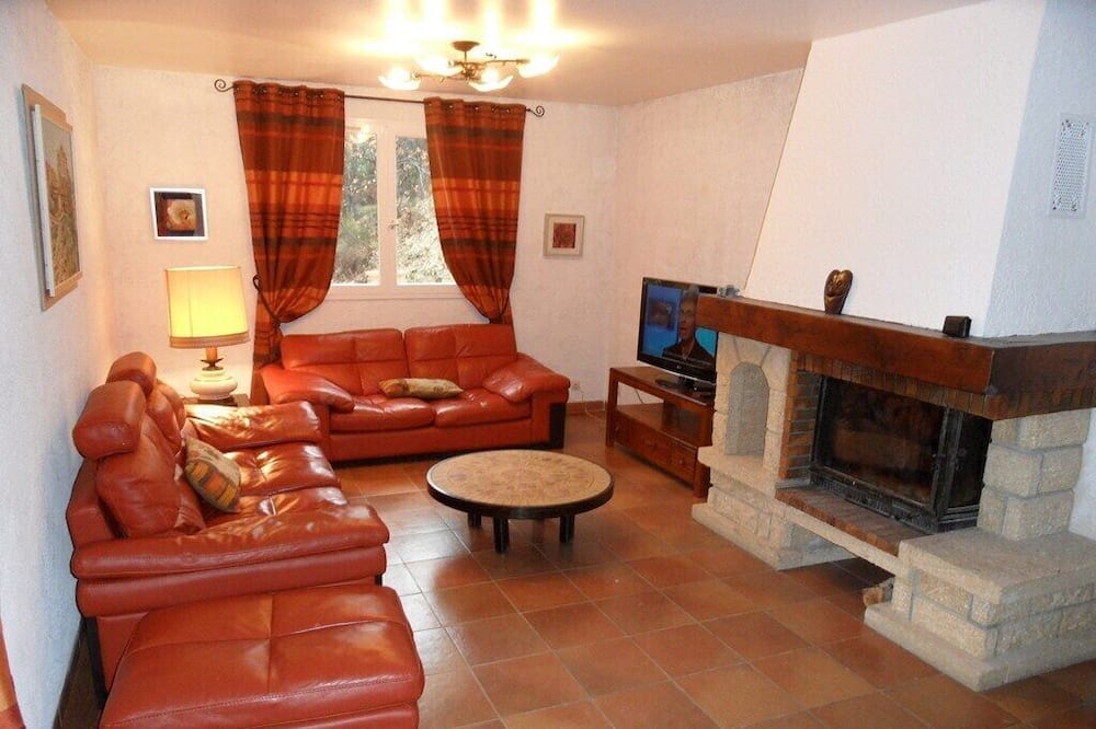 Photo of Livingroom in Le Puy-Sainte-Reparade