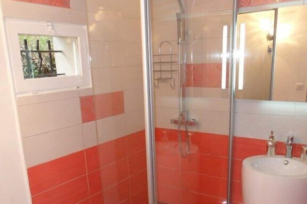 Photo of Bathroom in Le Puy-Sainte-Reparade