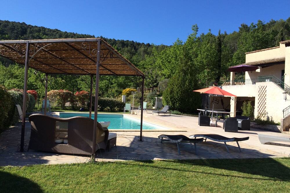 Photo of Outdoor in Le Puy-Sainte-Reparade
