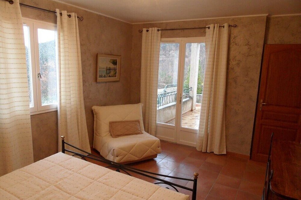 Photo of Bedroom in Le Puy-Sainte-Reparade