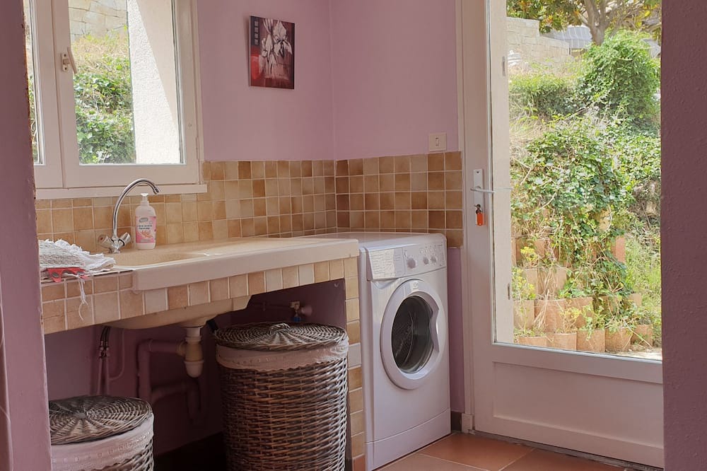 Photo of Bathroom in Le Puy-Sainte-Reparade