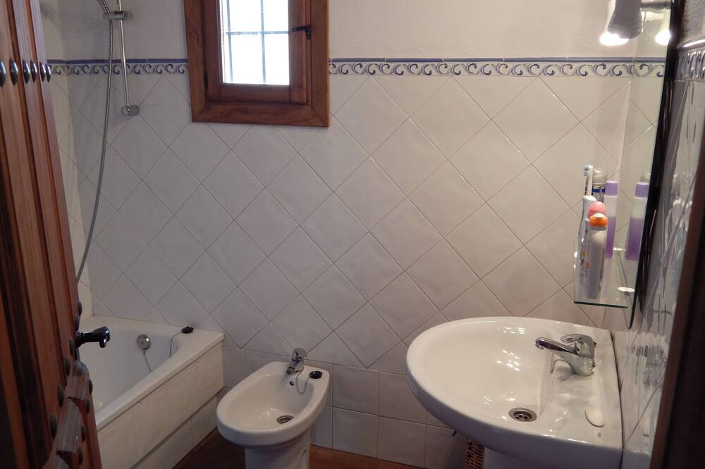Photo of Bathroom in Los Romanes
