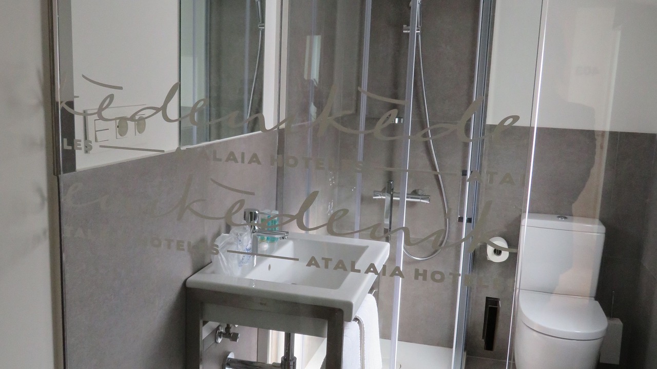 Photo of Bathroom in Santiago de Compostela Historic Centre