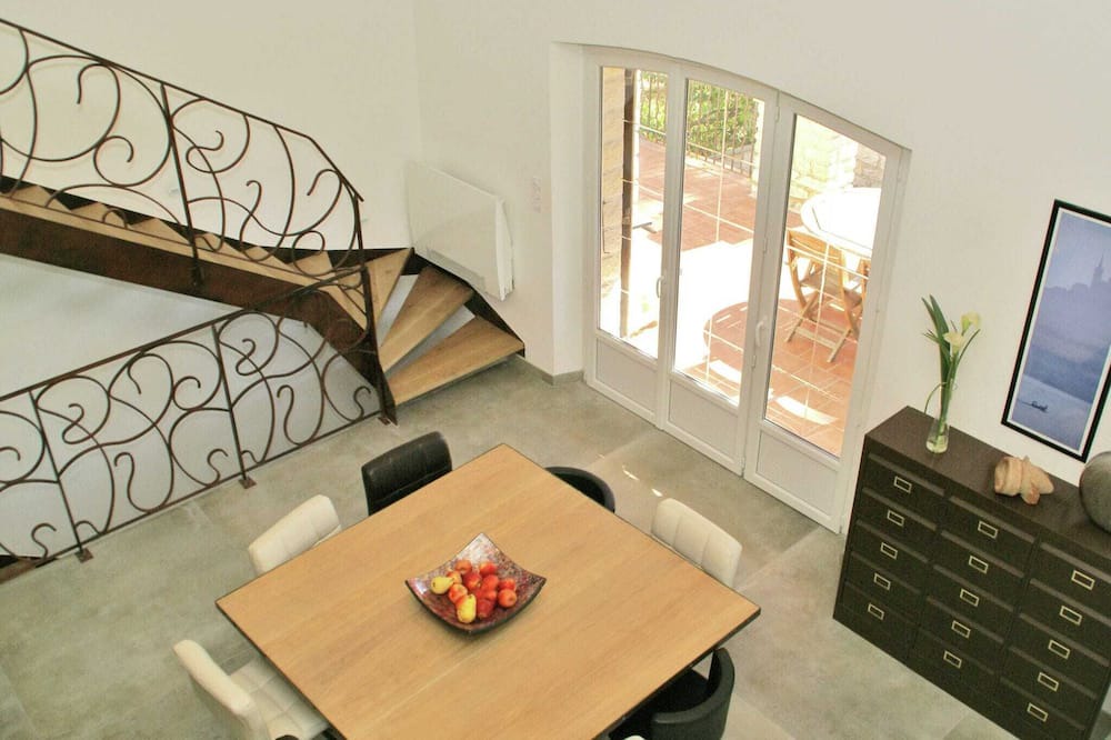 Photo of Livingroom in Saint-Etienne-du-Gres