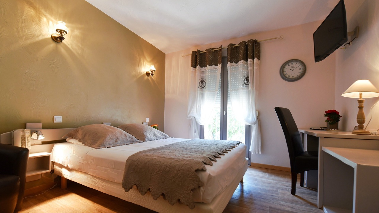Photo of Bedroom in Entraigues-sur-la-Sorgue