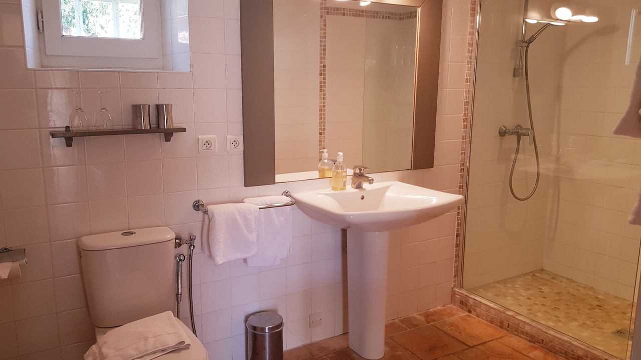 Photo of Bathroom in St.-Remy-de-Provence