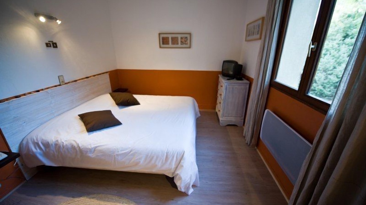 Photo of Bedroom in Cornillon-Confoux