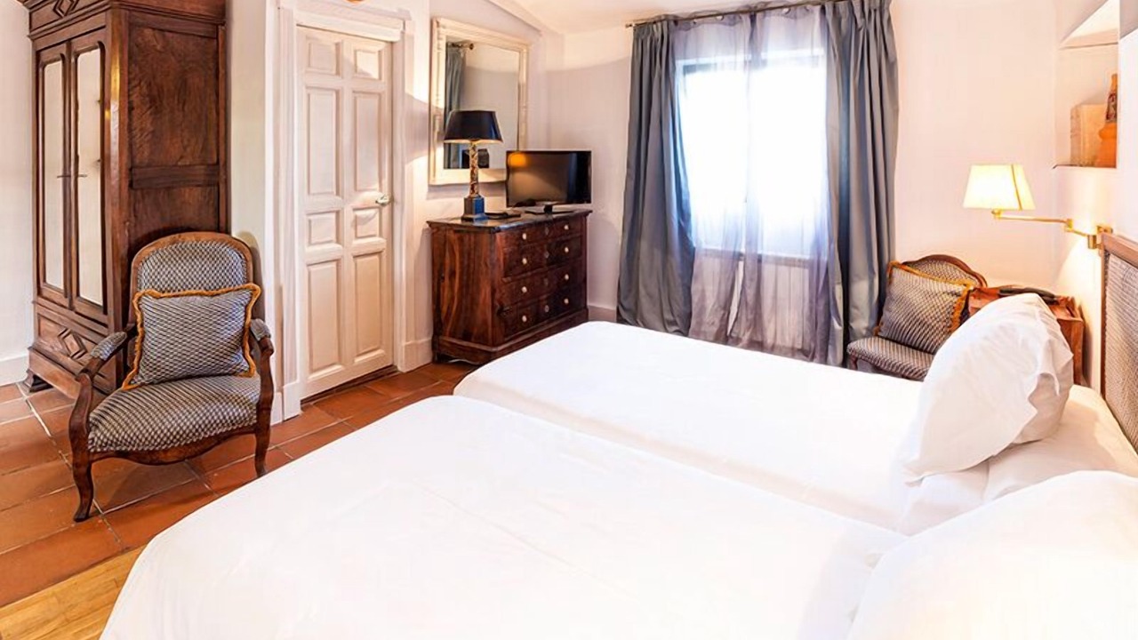 Photo of Bedroom in Imon