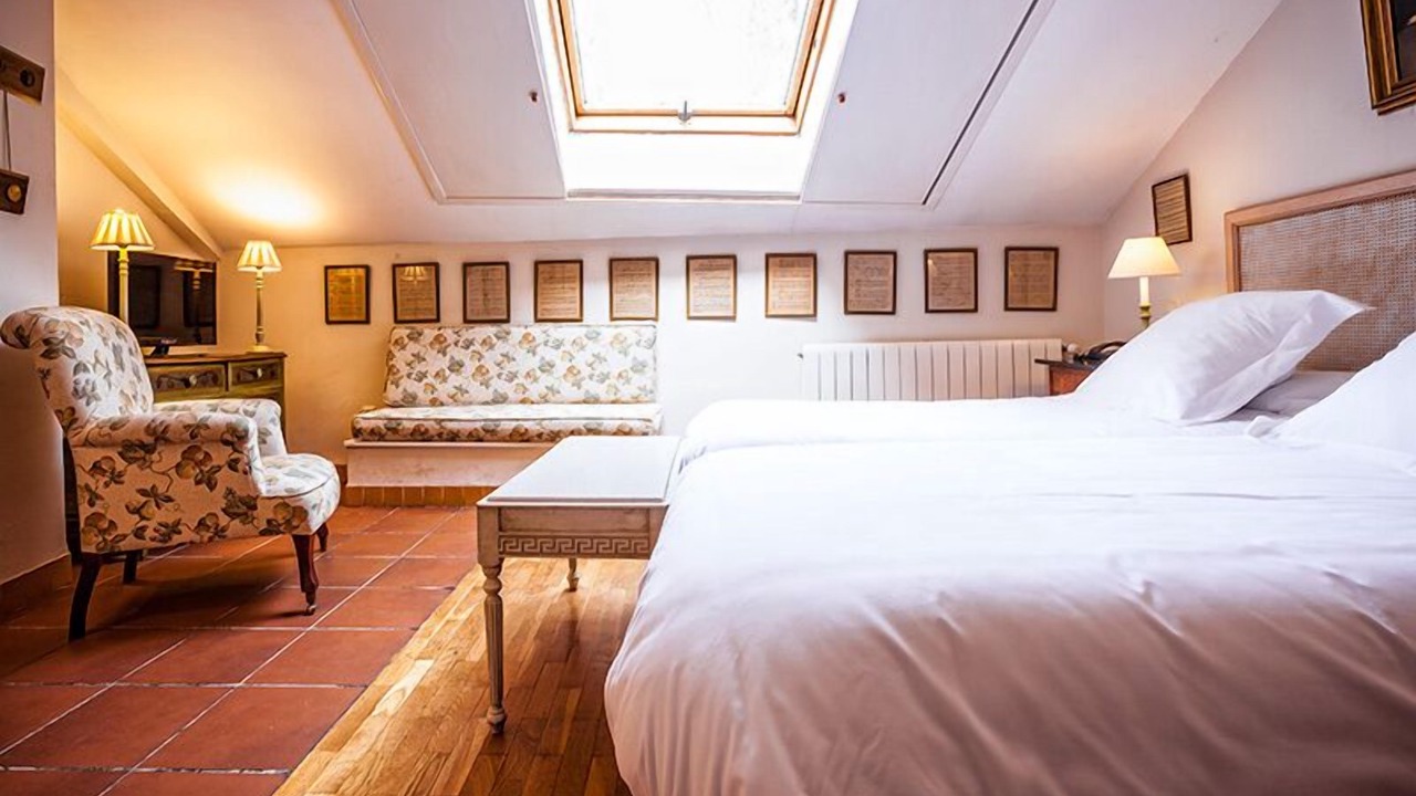 Photo of Bedroom in Imon