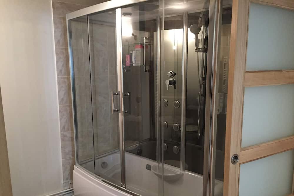Photo of Bathroom in La Garde-Adhemar