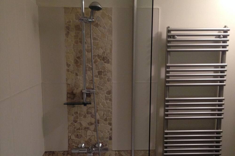 Photo of Bathroom in Quartier Administrations