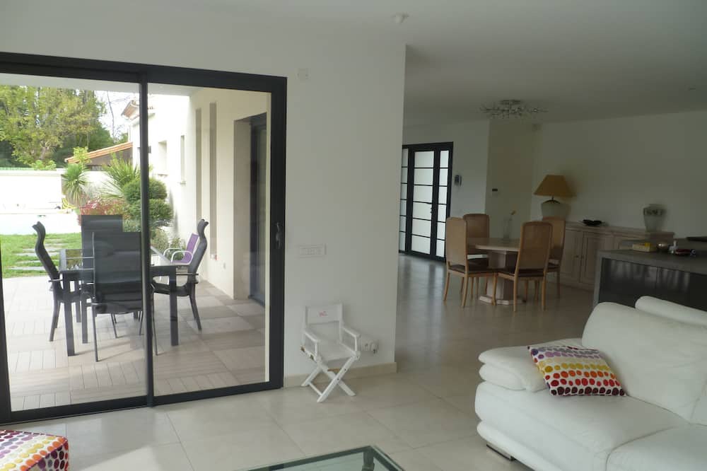 Photo of Livingroom in Montfavet