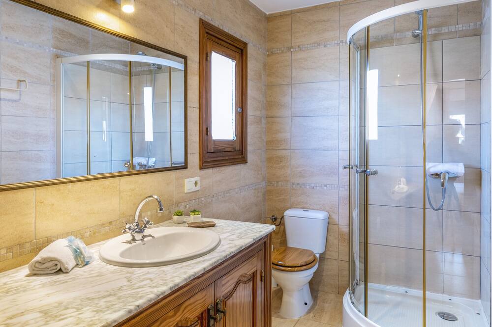 Photo of Bathroom in Tarraula