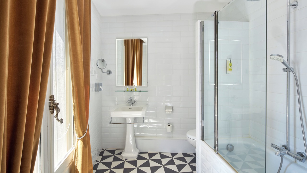 Photo of Bathroom in Nezignan-L'Eveque