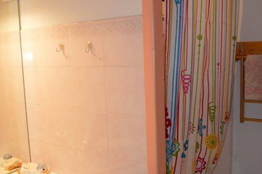 Photo of Bathroom in Esquieze-Sere
