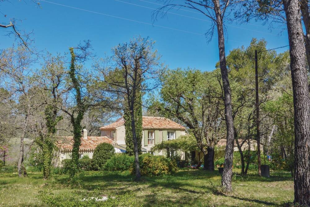 Photo of Outdoor in Le Puy-Sainte-Reparade