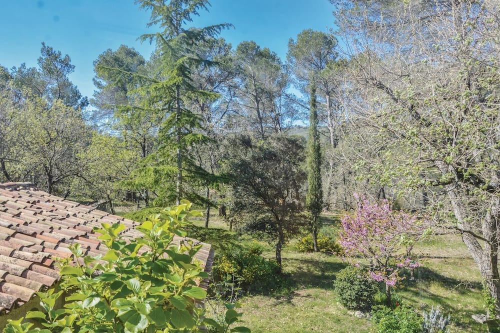 Photo of Bedroom in Le Puy-Sainte-Reparade