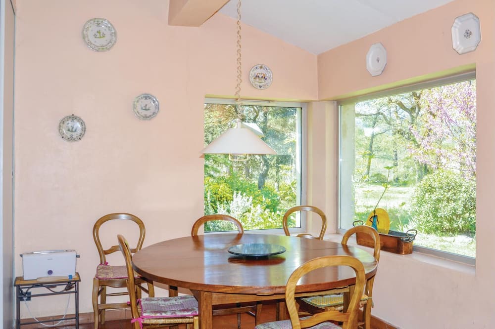 Photo of Bedroom in Le Puy-Sainte-Reparade