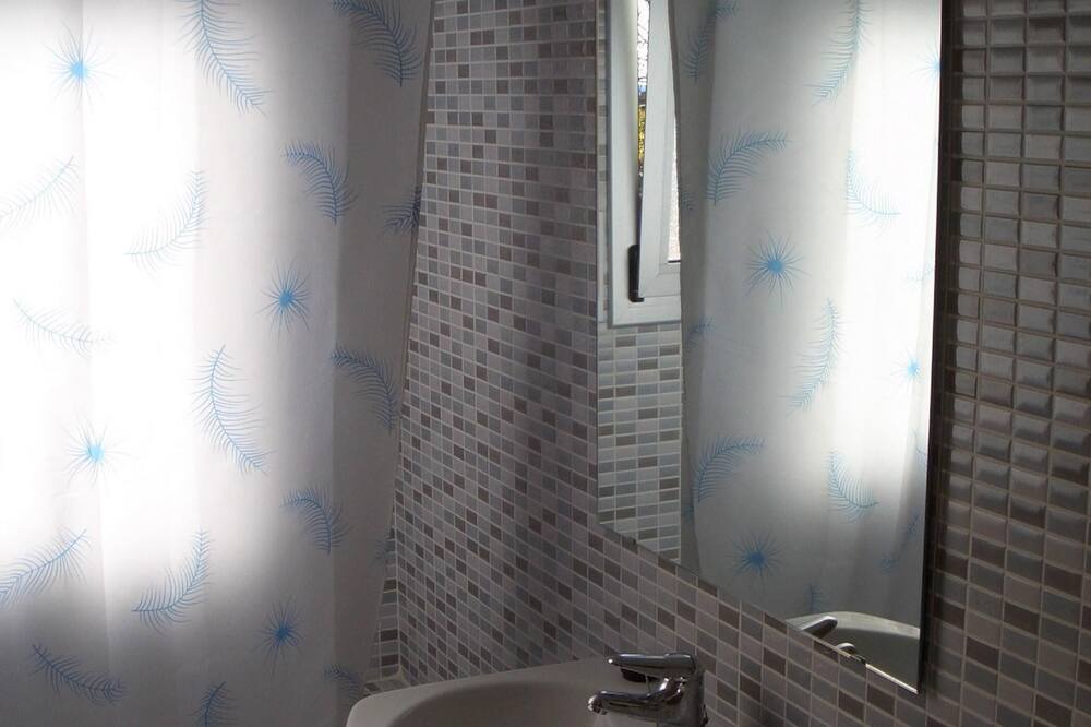 Photo of Bathroom in Creixell