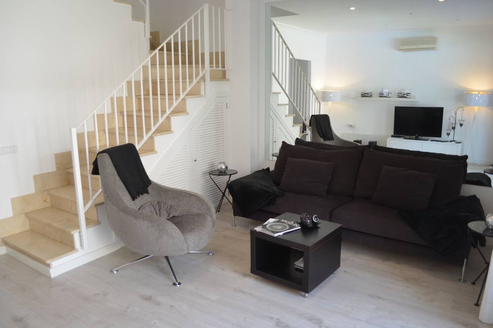 Photo of Livingroom in Alcanada