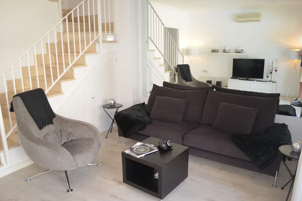 Photo of Livingroom in Alcanada