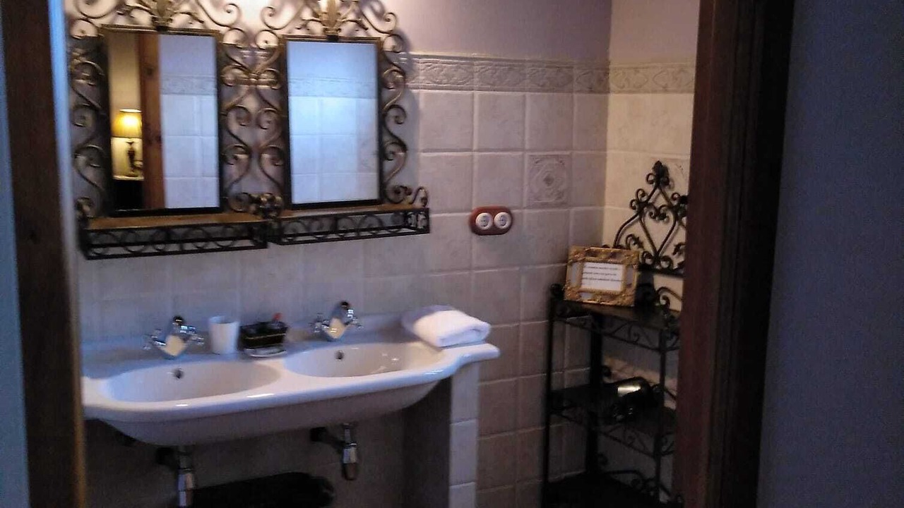 Photo of Bathroom in Villanueva de San Mancio