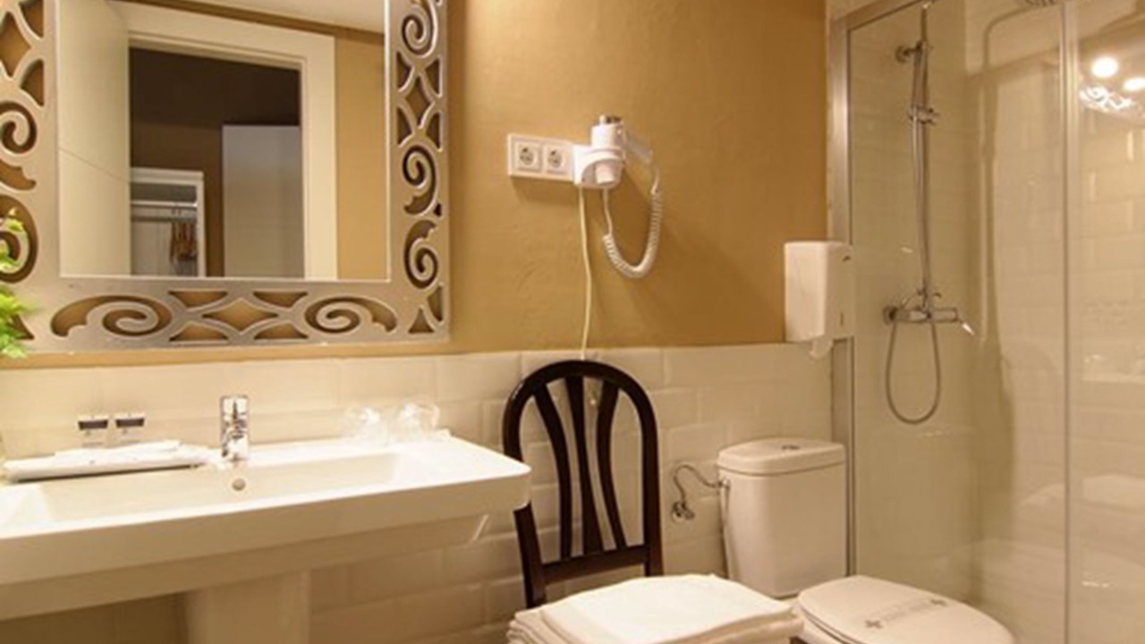 Photo of Bathroom in Candeleda