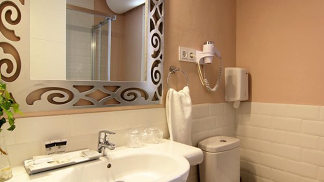 Photo of Bathroom in Candeleda