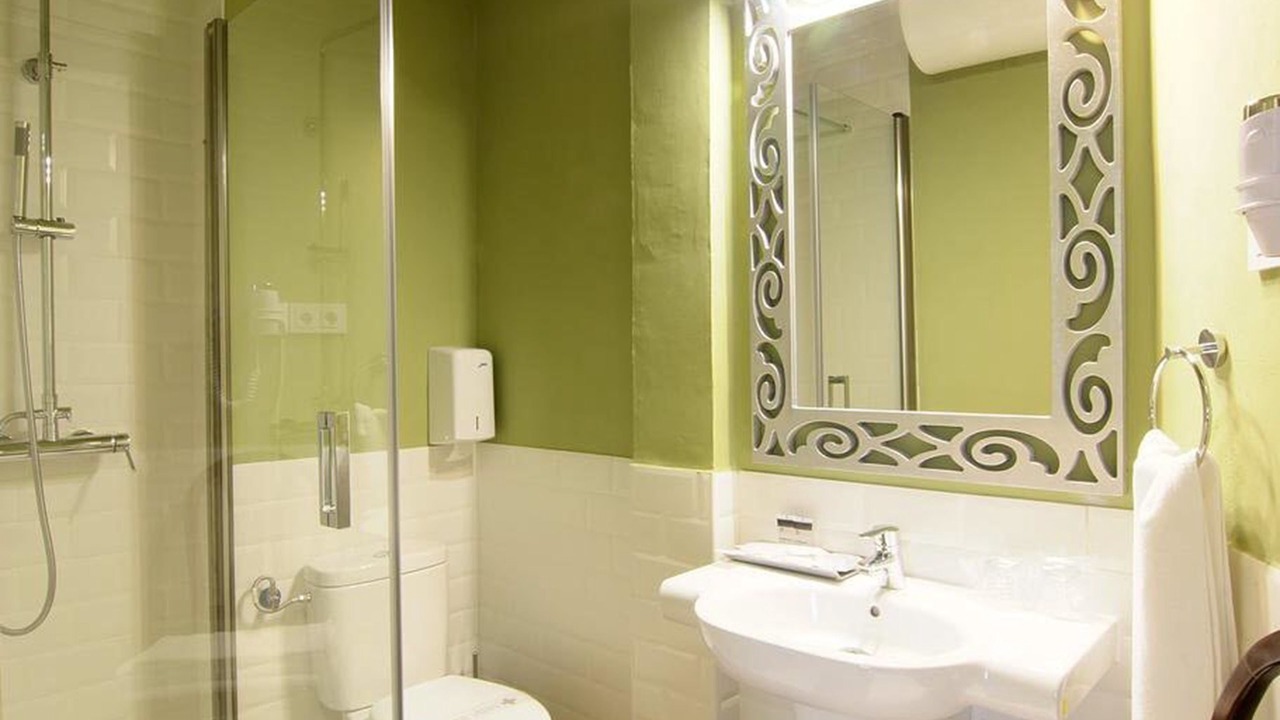 Photo of Bathroom in Candeleda
