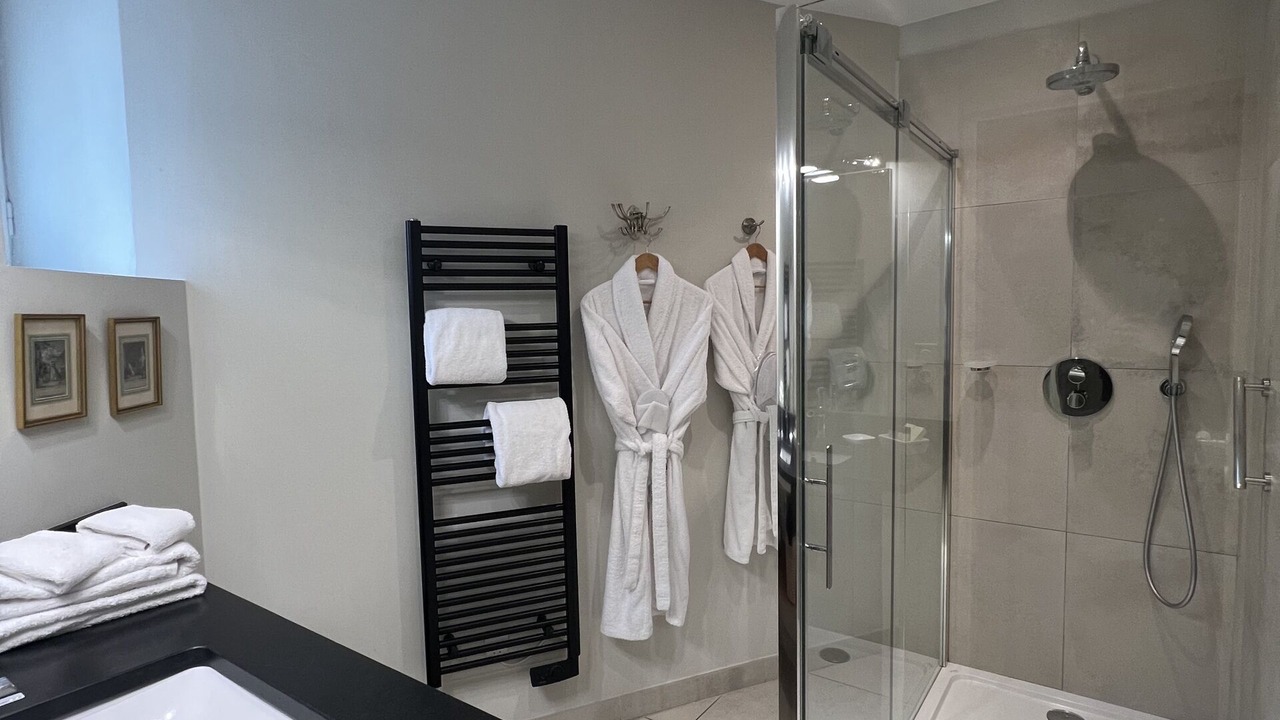 Photo of Bathroom in Avignon City Centre